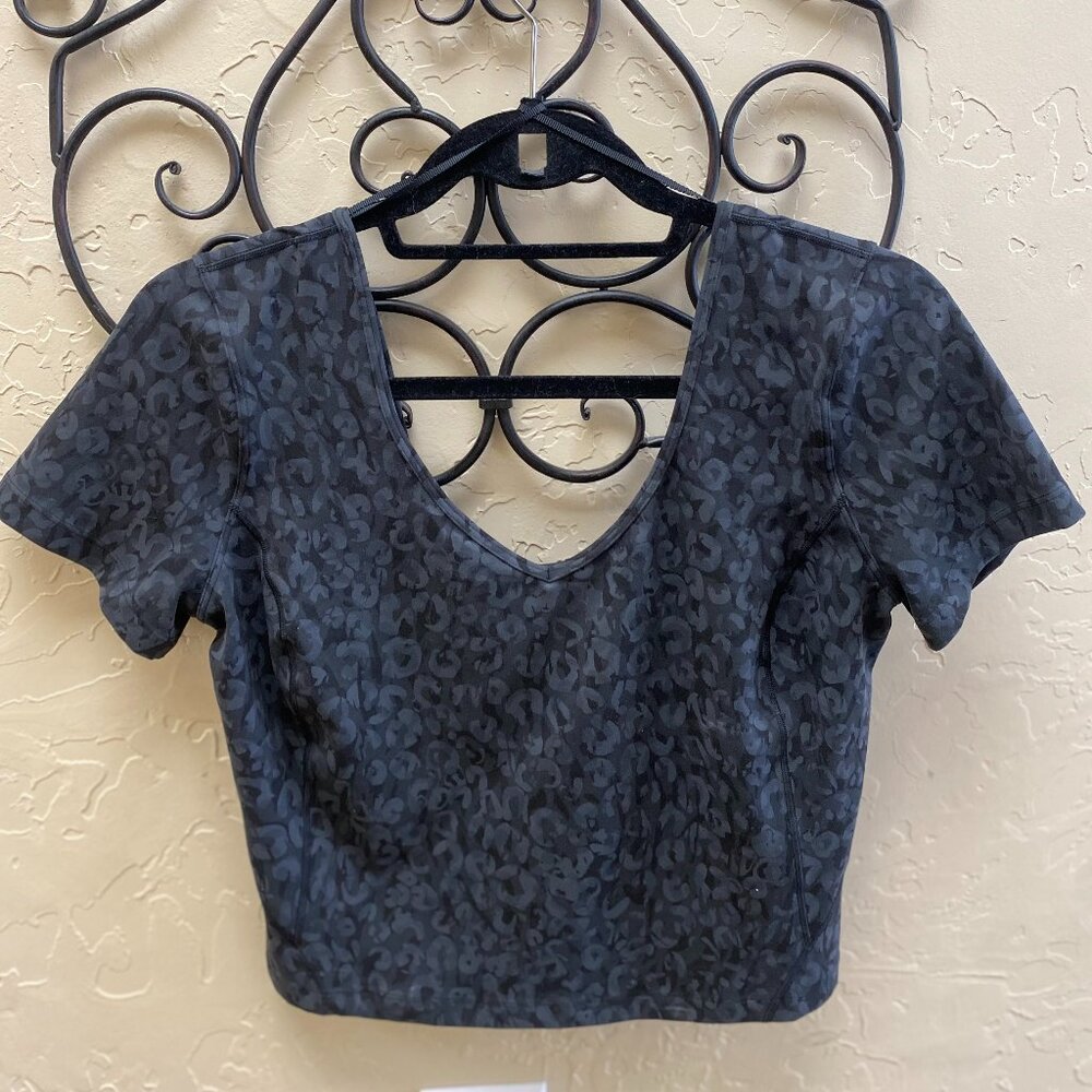 Women's Crop Lululemon Athletic Shirt